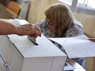 Чувствително по-ниска избирателна активност спрямо април