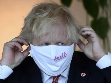 Англия премахва всички мерки, но опасността расте