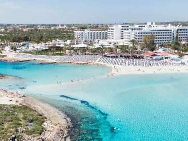 Кипър ще плаща почивките на ваксинирани граждани