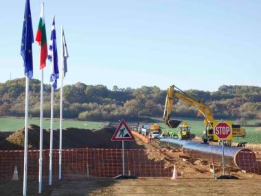 Отговорните за бавещия се интерконектор с Гърция обещаха да се забързат