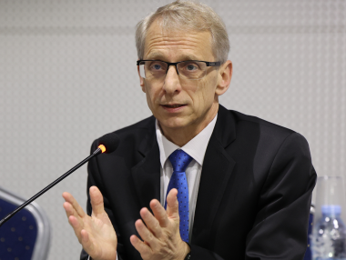 Близо 9000 студенти ще бъдат освободени от такси