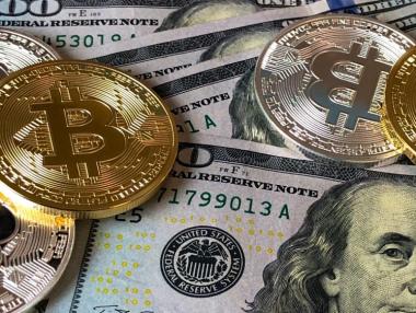 Биткойн потъна под 30 хил. долара