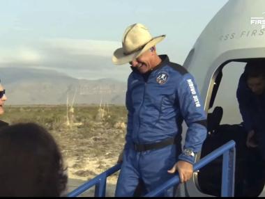 Джеф Безос полетя в космоса (Видео)