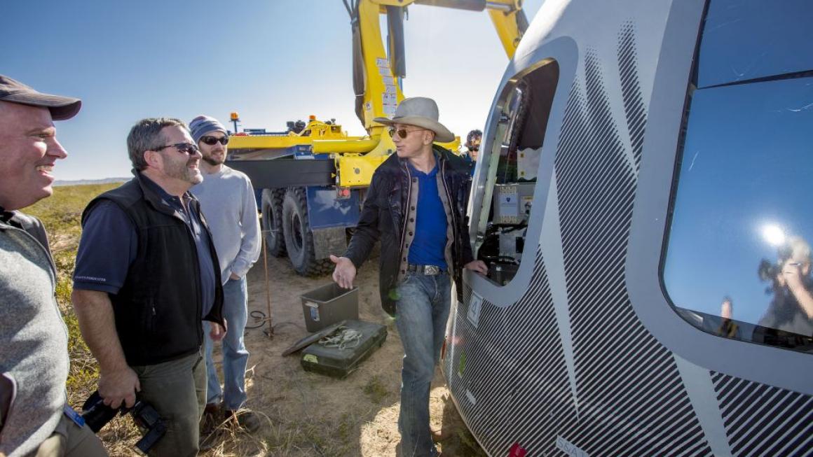 Галерия :: Снимка 14 :: Галерия от историческия полет на Безос до ръба на космоса}