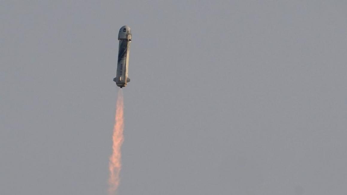 Галерия :: Снимка 6 :: Галерия от историческия полет на Безос до ръба на космоса}