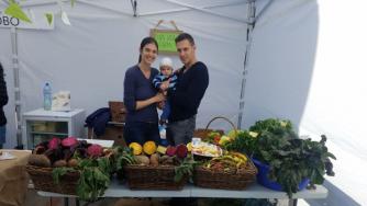 От подиума в Ню Йорк до собствена биоферма в Аканджиево