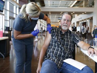 Pfizer и AstraZeneca са високоефективни срещу Delta варианта