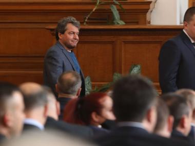 Преди консултациите: Партиен кабинет на ИТН и напасване на политики