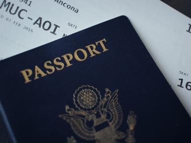 Кабинетът променя таксите за издаване на визи