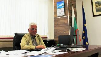 Комитова уволни един от заместниците си – дал ѝ лош съвет (ОБНОВЕНА)