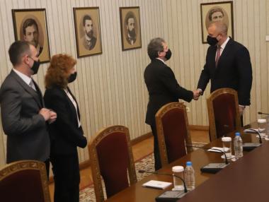 Радев към „Има такъв народ“: На всяка цена направете правителство