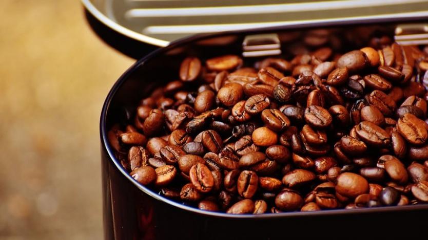 Студената вълна в Бразилия изстреля цените на кафето до 7-годишен връх