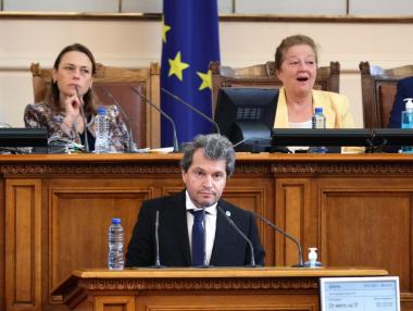 Тошко Йорданов обвини ДБ, че води страната към нови избори