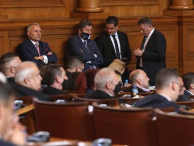 „Няма да бъдем шантажирани“: Разговорите за кабинет удрят на камък