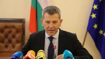 Транспортният министър е недоволен от концесионера на Летище София