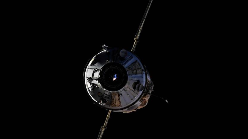 Руски космически модул се скачи успешно с Международната космическа станция