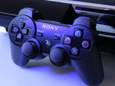 Опасенията от нова COVID вълна изстреля печалбата на Sony