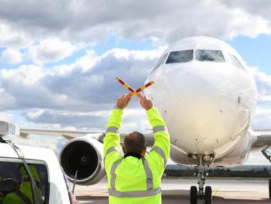 Летищата в Бургас и Варна са освободени от концесионна такса