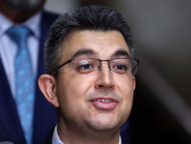 Вечерни новини: Премиер без власт върху министрите; Скъпят ток спира производства