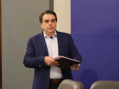 Близо 850 хил. българи са без здравни осигуровки