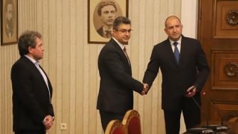 Пламен Николов представи правителството пред Радев