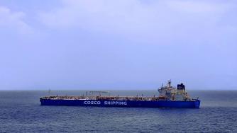 Петролът потъва, движен от COVID страха