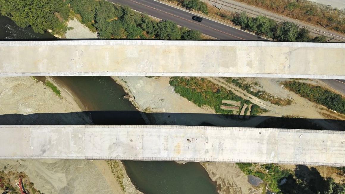 Галерия :: Снимка 1 :: Как върви строителството на най-дългия тунел в България (галерия)}