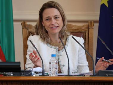 Ива Митева е изключила гласуване на кабинет от дневния ред на парламента