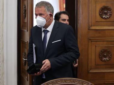 България навлиза в „оранжевата“ зона и COVID мерките са неизбежни