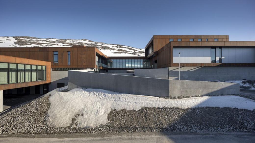 Новият затвор в Гренландия, който може да се обърка с луксозна ски хижа
