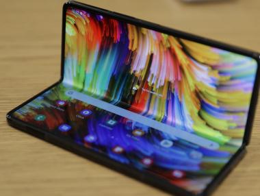 Samsung атакува пазара с нови сгъваеми смартфони на по-ниски цени