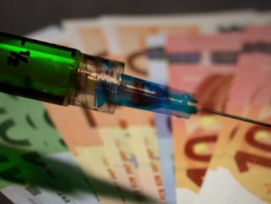 Британски компании пускат ваучери и намаления за ваксинираните