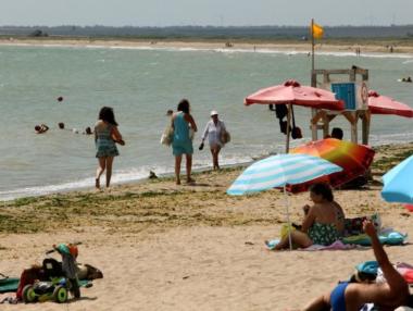 COVID вълната спря държавната програма за ученици на море