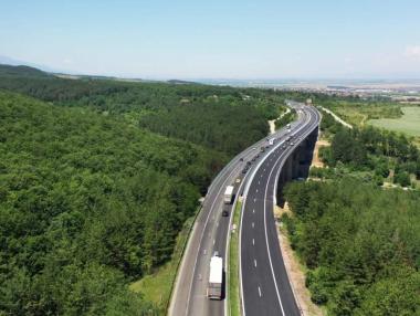 АПИ може да замрази някои обекти заради дълга към строителите