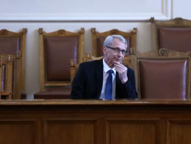 МОН разработи 4 варианта за обучение при COVID вълна