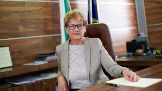 Комитова ще търси пари за „Автомагистрали – Черно море“