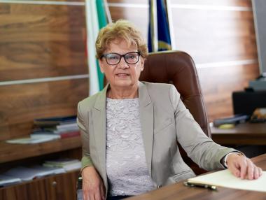 Комитова ще търси пари за „Автомагистрали – Черно море“