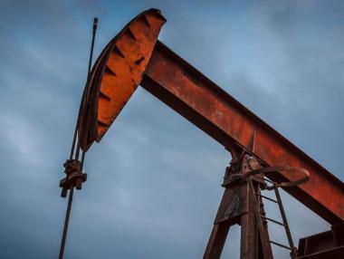 Петролът се доближи до тримесечно дъно