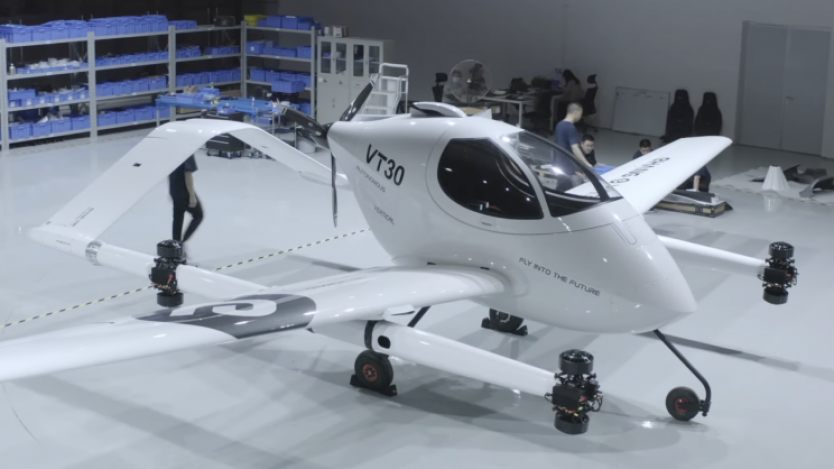 Първата напълно функционираща фабрика за летящи таксита (видео)