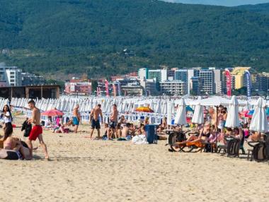 Хотелиерите обвиниха Кацаров за напускащи служители и отлив на туристи