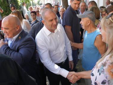 Защо перспективата за избори 2 в 1 плаши президента