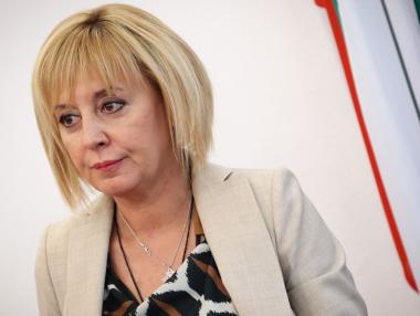 Манолова иска още консултации с президента преди третия мандат