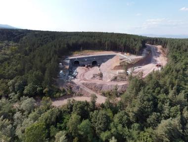 Прокопани са първите 70 м от жп тунела при Вакарел – най-дългият на Балканите