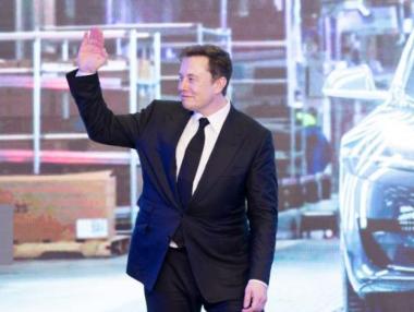 Мъск е недоволен от софтуера за управление на Tesla