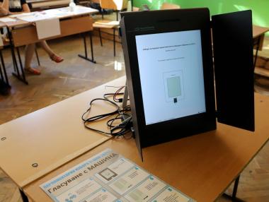 „Сиела“ предлага да се купят още 1200 машини за изборите