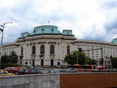 Кабинетът предлага университетите съвместно да обучават и издават дипломи