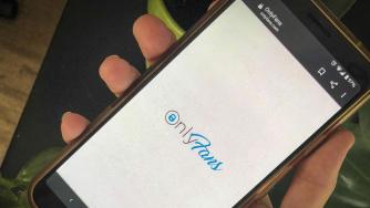 OnlyFans се отказа да забранява порнографията