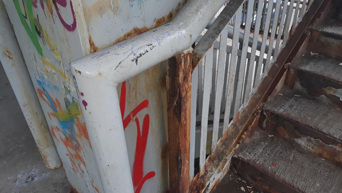 Галерия :: Снимка 0 :: 4 години след ремонт: Ръжда разяжда столичния мост „Чавдар“ (галерия)}