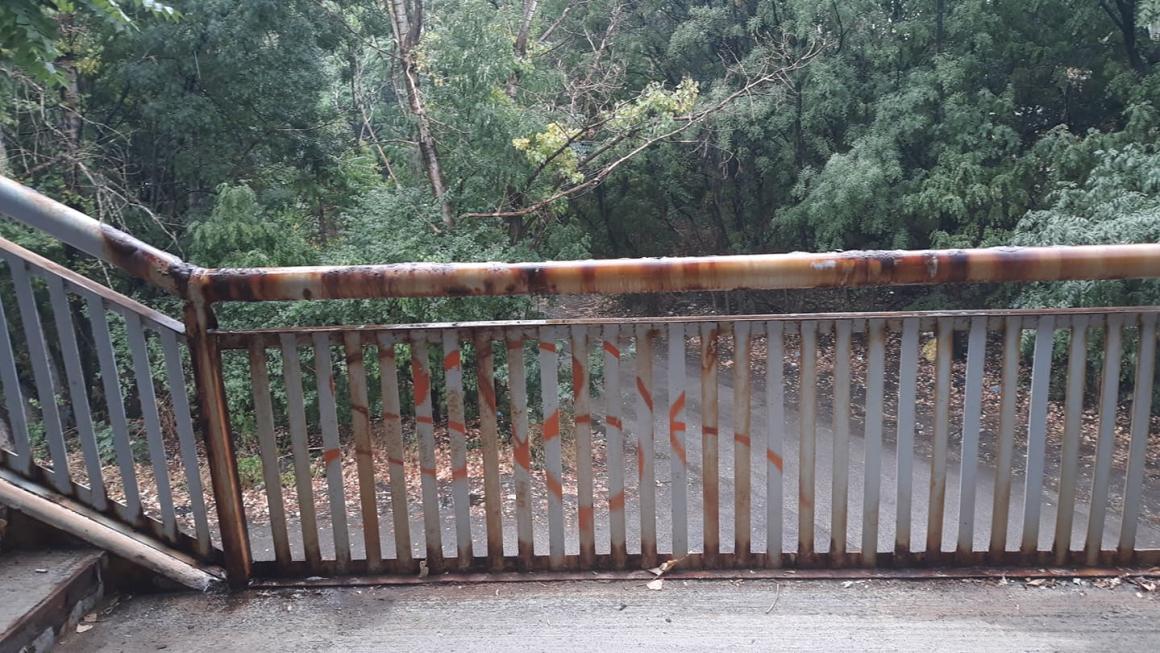 Галерия :: Снимка 1 :: 4 години след ремонт: Ръжда разяжда столичния мост „Чавдар“ (галерия)}