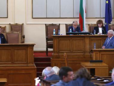 С широки пръсти партиите отварят бюджетната „кутия на Пандора“